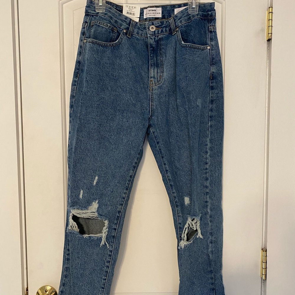 NWT ripped knee Cotton On medium wash jeans